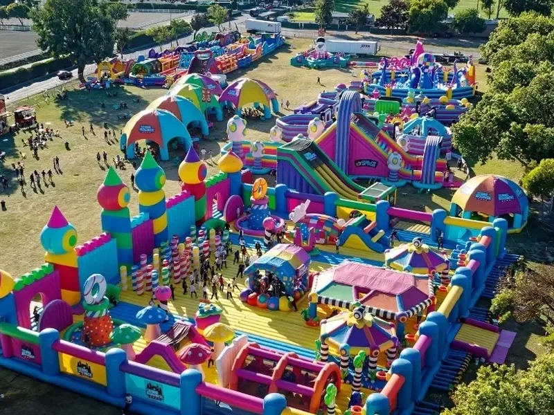 Какой материал брезента больше подходит для длительного использования на открытом воздухе?